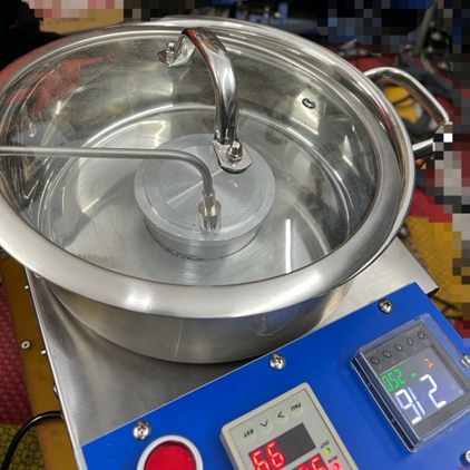 加熱型勻膠機(jī) 室溫-180度吸盤(pán)盤(pán)面溫度 100-5000轉(zhuǎn)